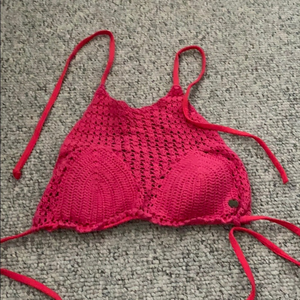 billabong swim top